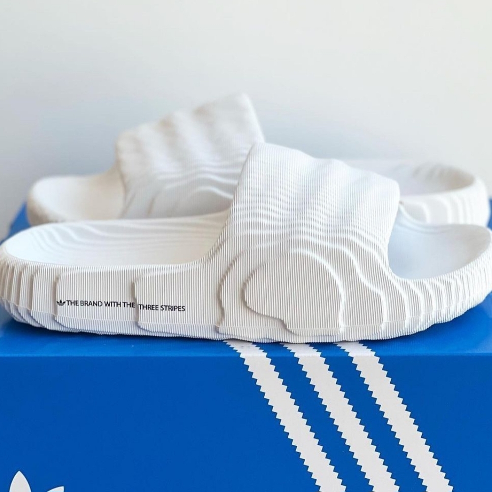Adidas Adilette 22 UNISEX Sandal Men's Size 8/Women's SIZE 9.5 Brand New In Box
